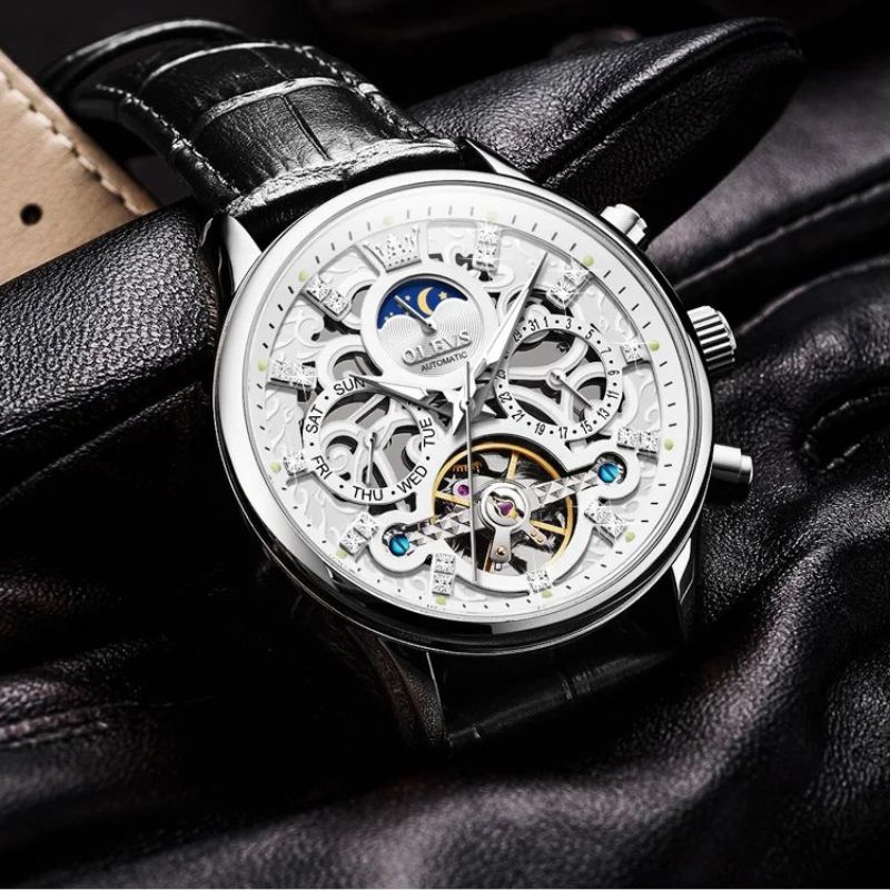Mechanische Automatik-Uhr mit Lederarmband
