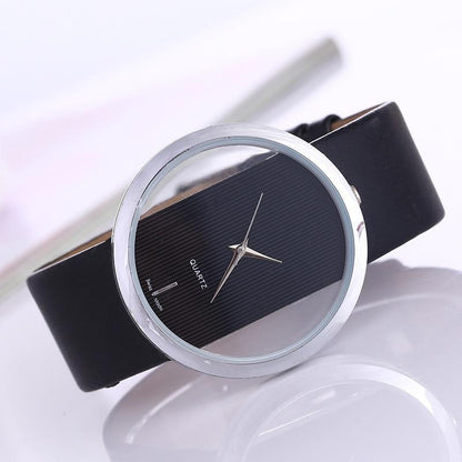 Elegante Quarz Uhr mit transparentem Zifferblatt